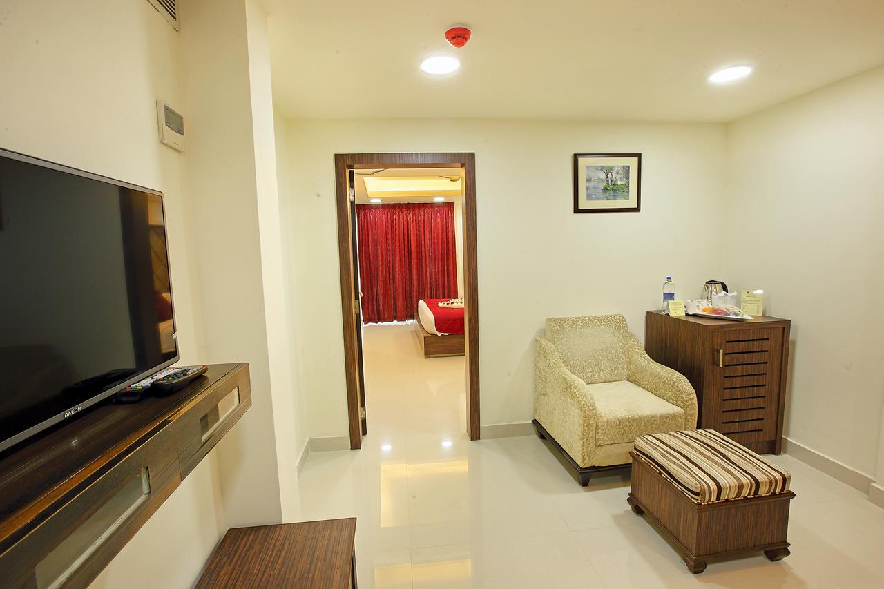 Отель Joyees Residency Коттаям Экстерьер фото